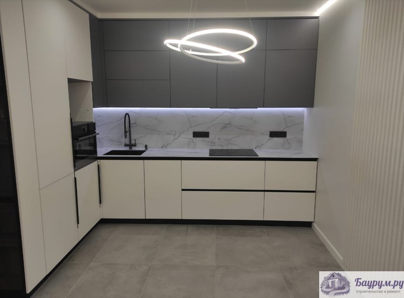 Прямая столешница и стеновая панель на кухню